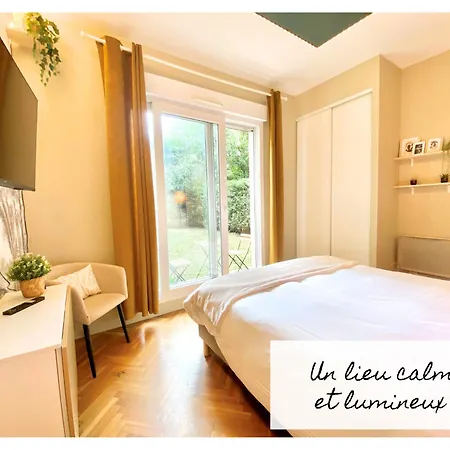 Δωμάτια σε οικογενειακή κατοικία Cosy Avec Salle De Bain Et Jardin Prive *