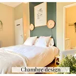 Cosy Avec Salle De Bain Et Jardin Prive * Paříž