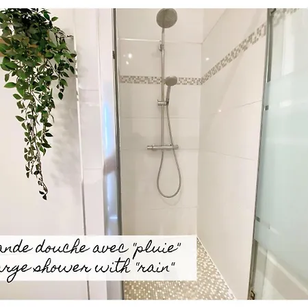 Cosy Avec Salle De Bain Et Jardin Prive
