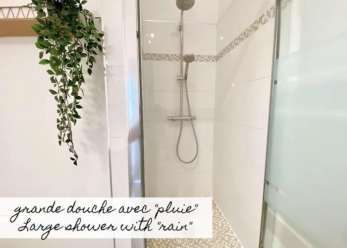 Cosy Avec Salle De Bain Et Jardin Prive