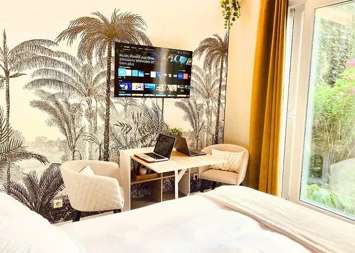 Cosy Avec Salle De Bain Et Jardin Prive *